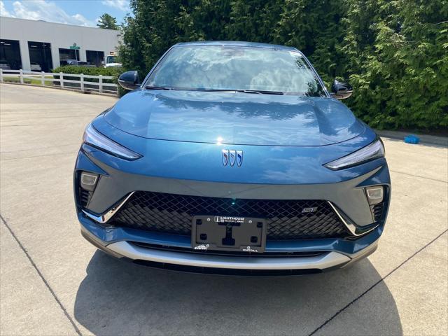 new 2025 Buick Envista car, priced at $26,680