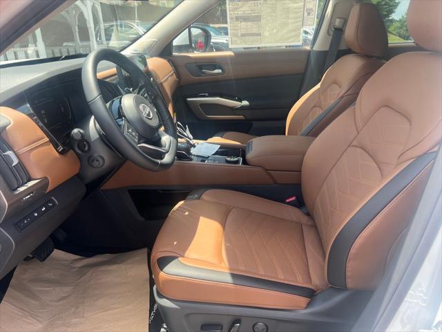 new 2025 Nissan Pathfinder car, priced at $49,578