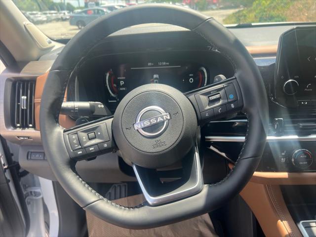 new 2025 Nissan Pathfinder car, priced at $49,578
