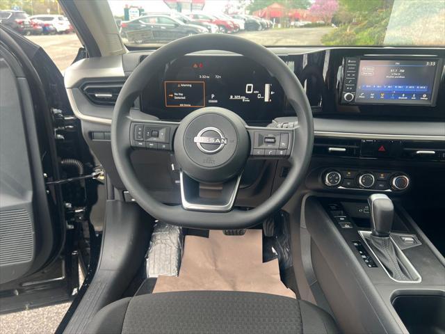 new 2025 Nissan Kicks car, priced at $25,254