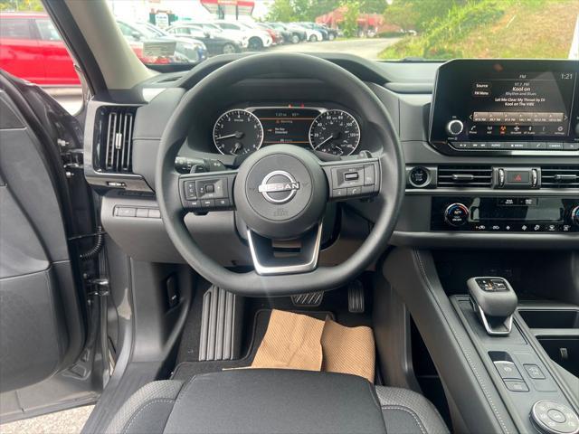 new 2025 Nissan Pathfinder car, priced at $35,104