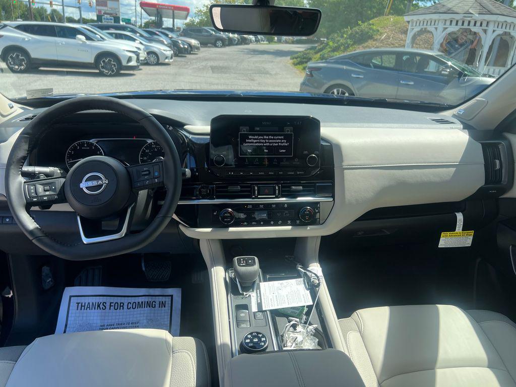 new 2025 Nissan Pathfinder car, priced at $45,944