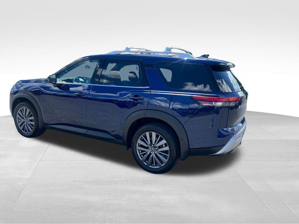 new 2025 Nissan Pathfinder car, priced at $45,944