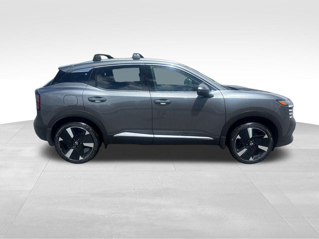 new 2025 Nissan Kicks car, priced at $28,118