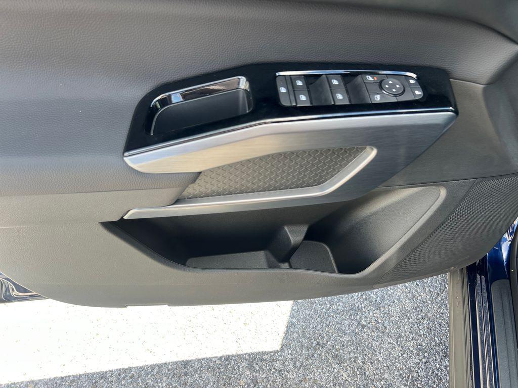 new 2025 Nissan Pathfinder car, priced at $46,145