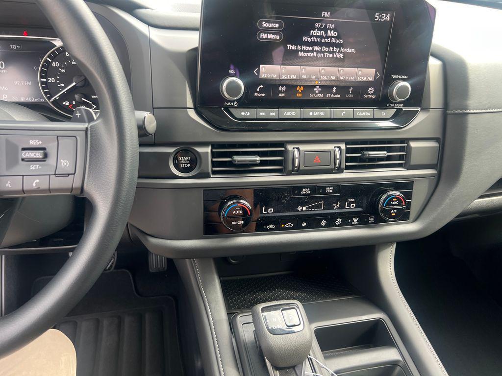 new 2025 Nissan Pathfinder car, priced at $37,162
