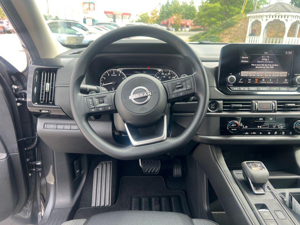 new 2025 Nissan Pathfinder car, priced at $37,162