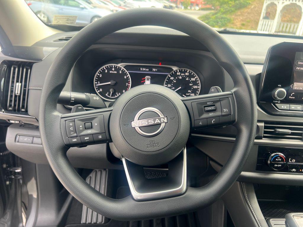 new 2025 Nissan Pathfinder car, priced at $37,162