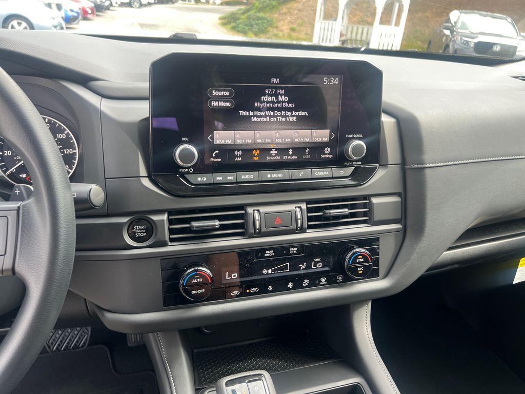 new 2025 Nissan Pathfinder car, priced at $37,162