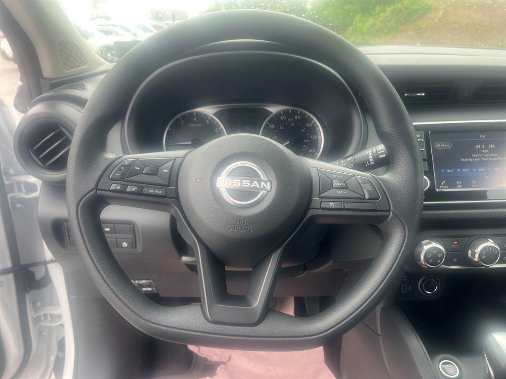 new 2025 Nissan Kicks car, priced at $21,620
