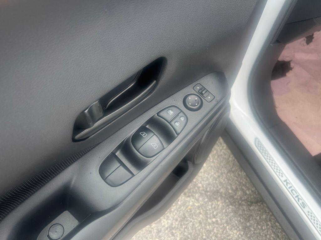 new 2025 Nissan Kicks car, priced at $21,620