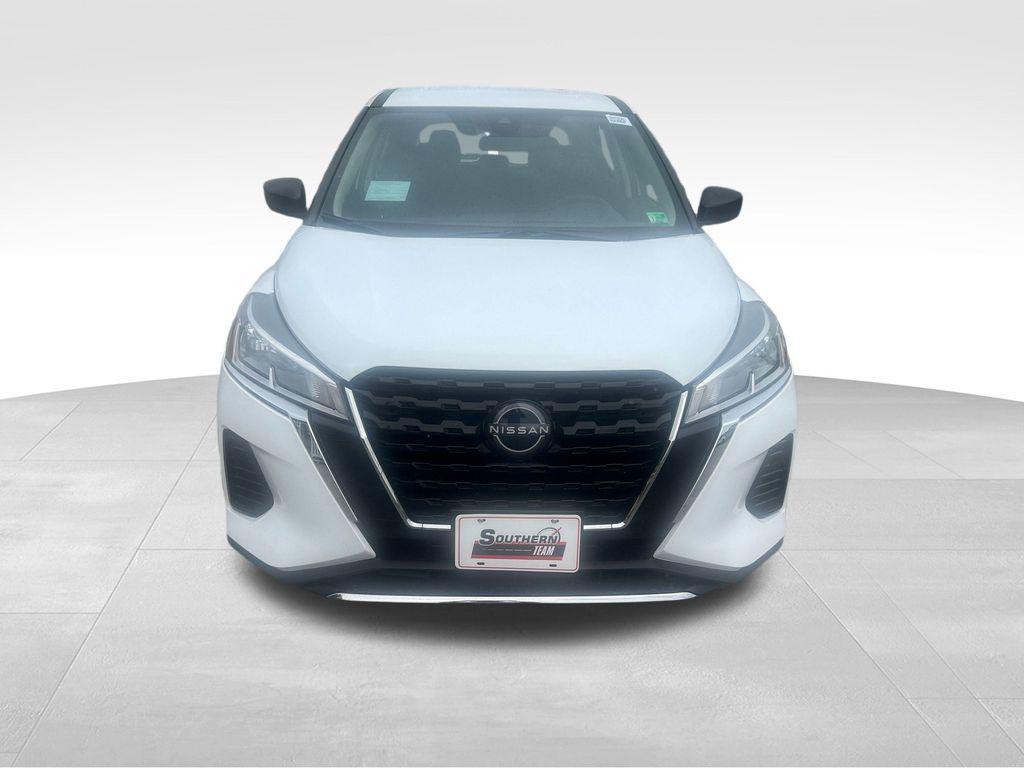 new 2025 Nissan Kicks car, priced at $21,620