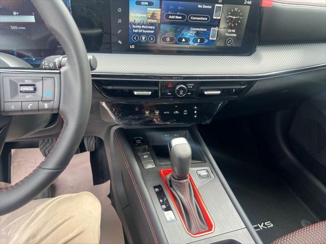 new 2025 Nissan Kicks car, priced at $29,223