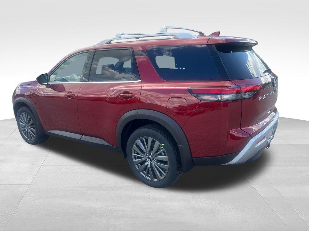 new 2025 Nissan Pathfinder car, priced at $40,656