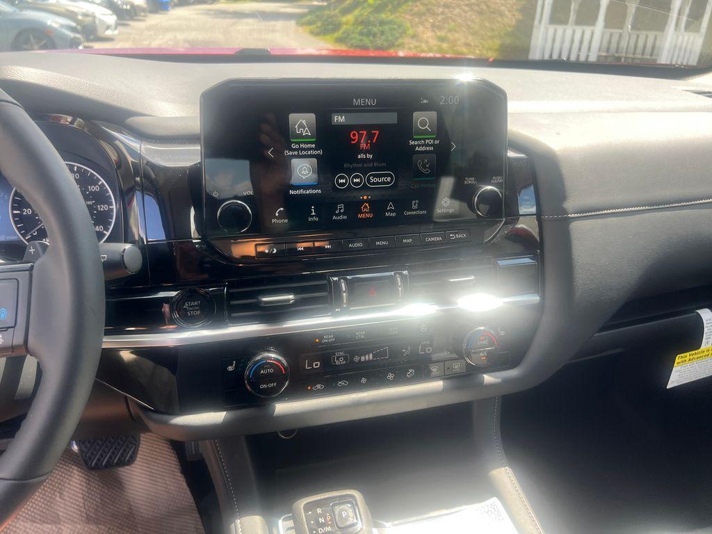 new 2025 Nissan Pathfinder car, priced at $40,656