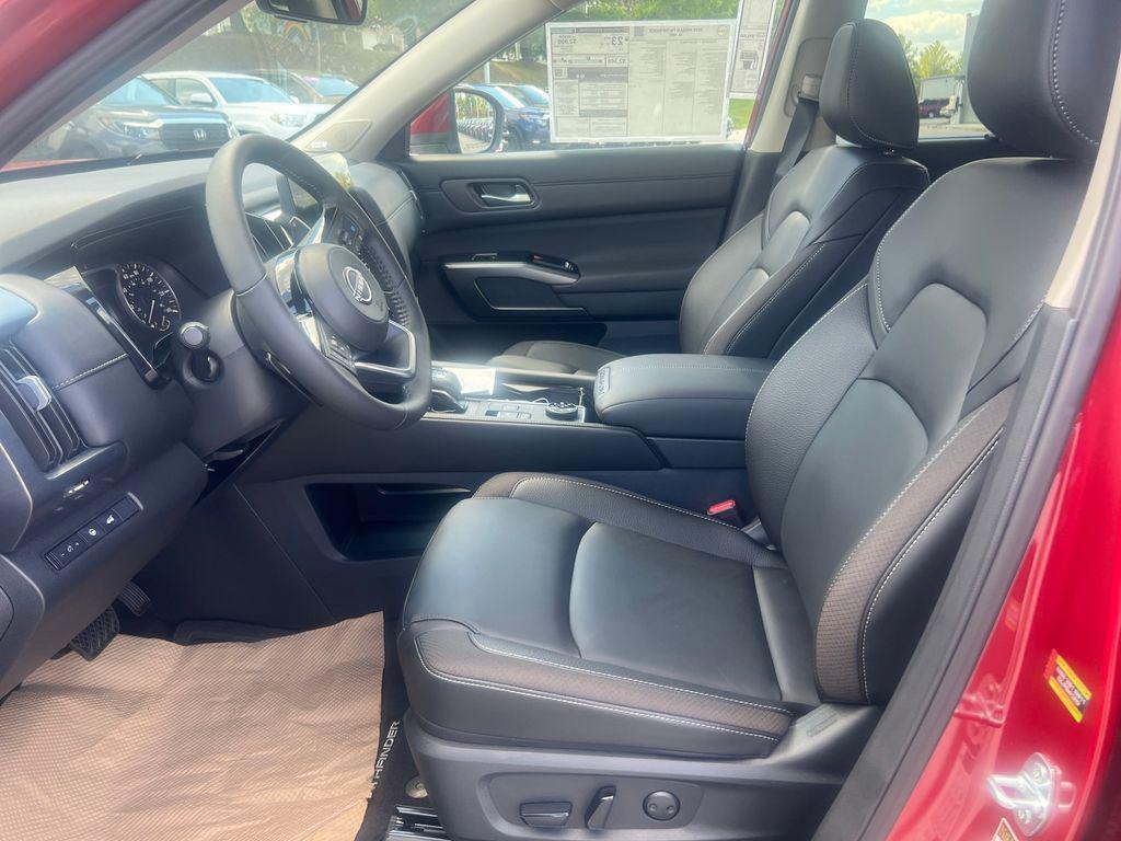 new 2025 Nissan Pathfinder car, priced at $40,656