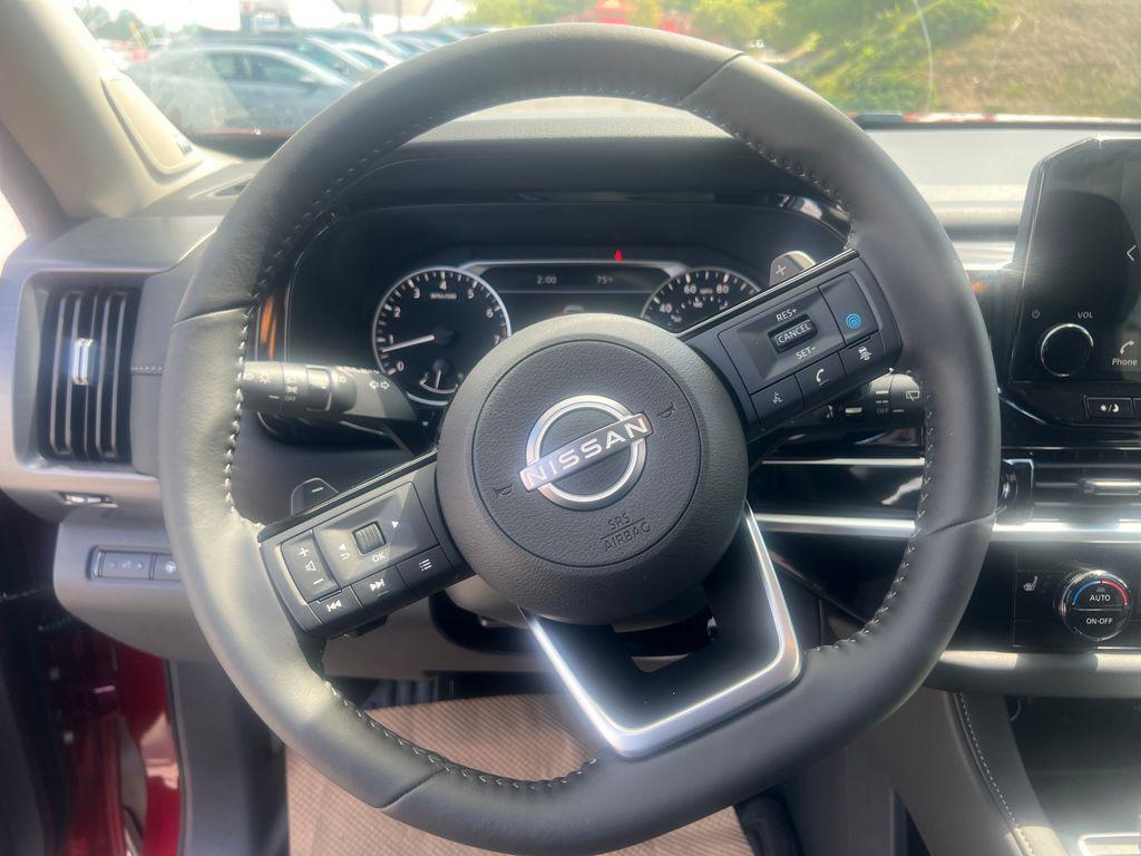 new 2025 Nissan Pathfinder car, priced at $40,656
