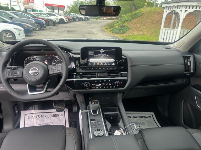 new 2025 Nissan Pathfinder car, priced at $45,399