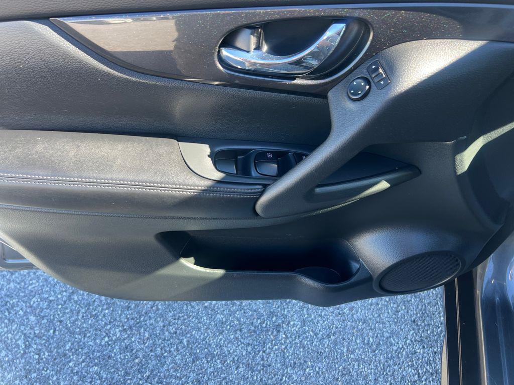 used 2017 Nissan Rogue car, priced at $15,987