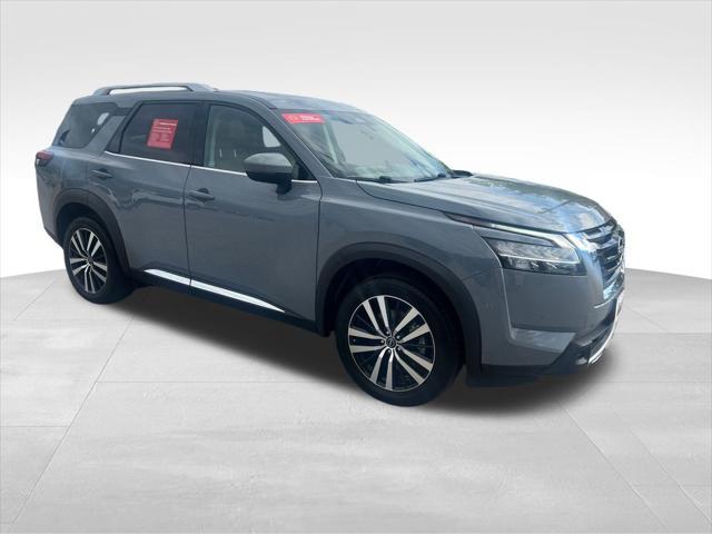 used 2023 Nissan Pathfinder car, priced at $39,987