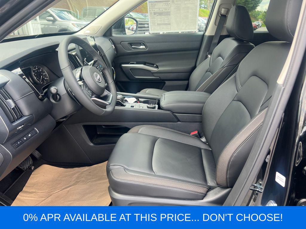 new 2025 Nissan Pathfinder car, priced at $45,399