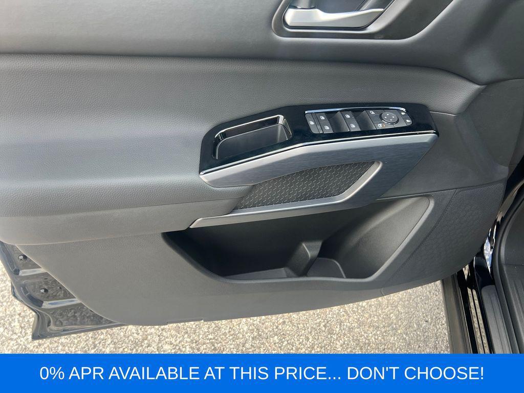new 2025 Nissan Pathfinder car, priced at $45,399