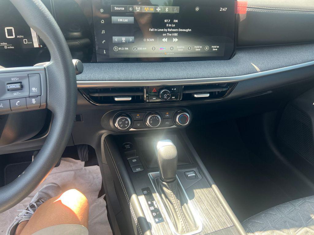 new 2025 Nissan Kicks car, priced at $25,517