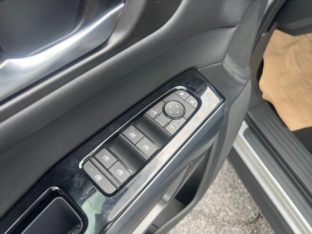 new 2025 Nissan Pathfinder car, priced at $43,234