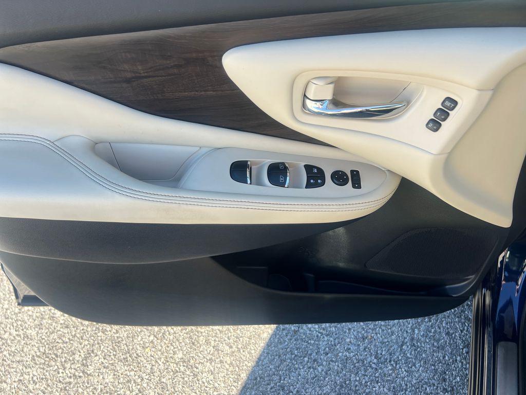 used 2023 Nissan Murano car, priced at $32,418