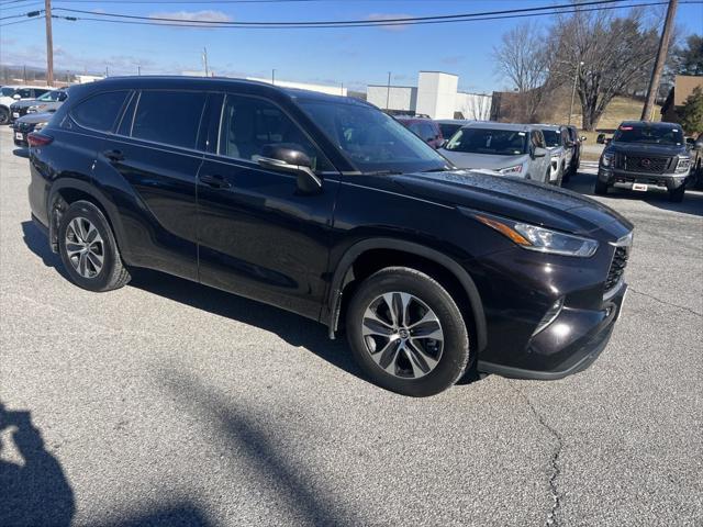 used 2020 Toyota Highlander car, priced at $29,859