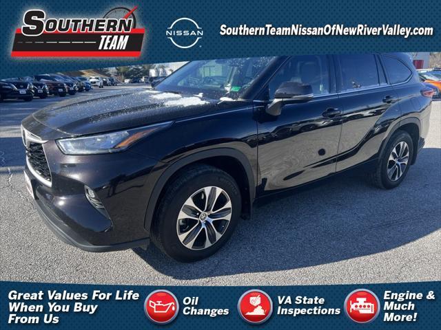 used 2020 Toyota Highlander car, priced at $29,859