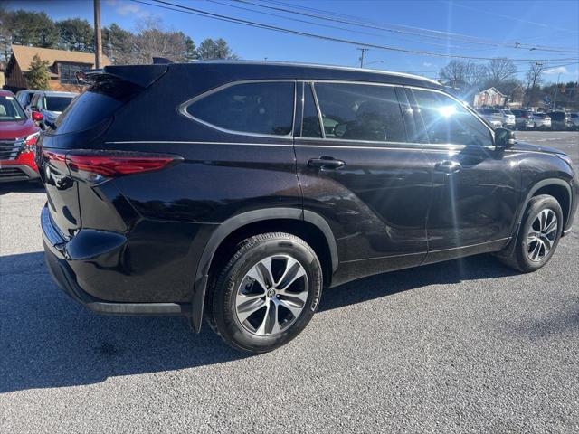 used 2020 Toyota Highlander car, priced at $29,859