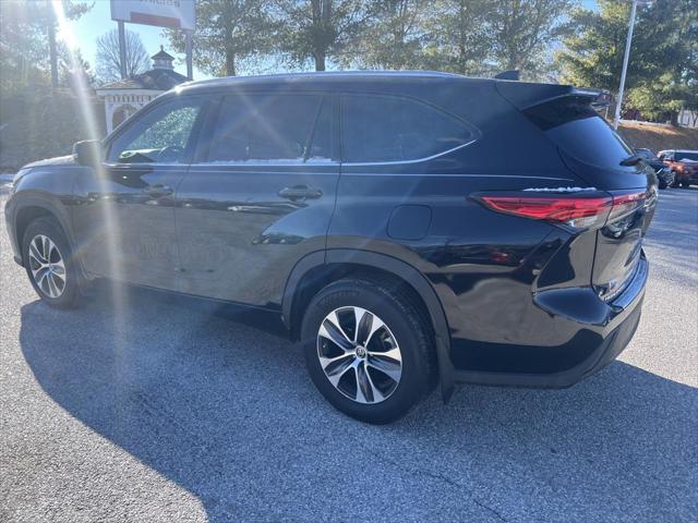 used 2020 Toyota Highlander car, priced at $29,859