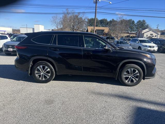 used 2020 Toyota Highlander car, priced at $29,859