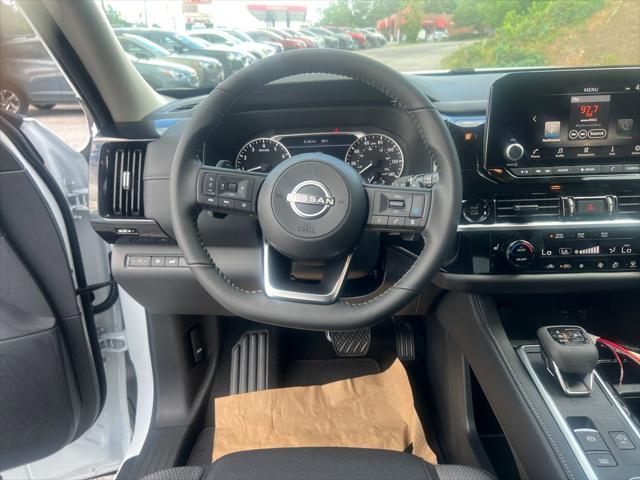 new 2025 Nissan Pathfinder car, priced at $42,471