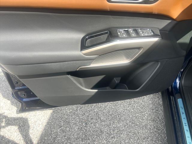 new 2025 Nissan Pathfinder car, priced at $50,004