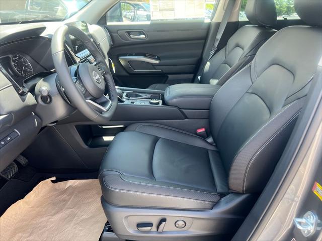 new 2025 Nissan Pathfinder car, priced at $43,217