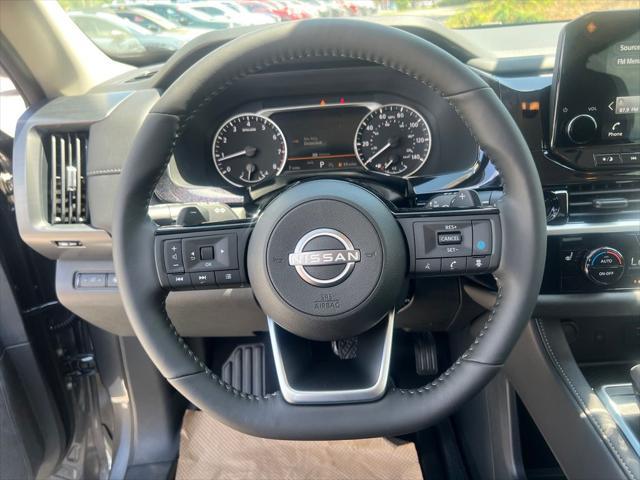 new 2025 Nissan Pathfinder car, priced at $43,217