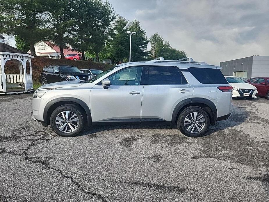 new 2024 Nissan Pathfinder car, priced at $43,164