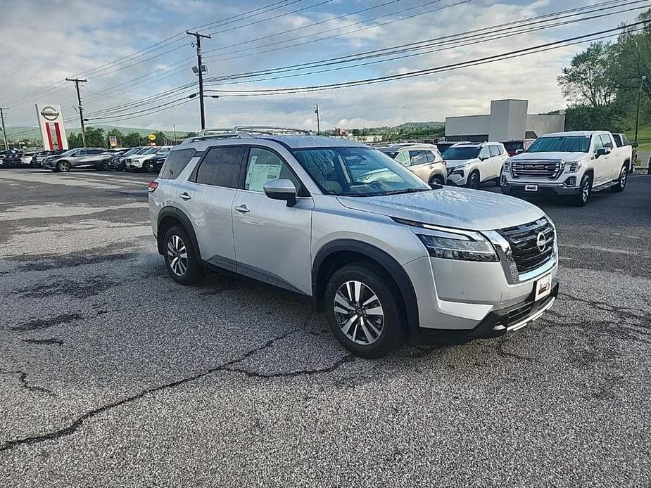 new 2024 Nissan Pathfinder car, priced at $43,164