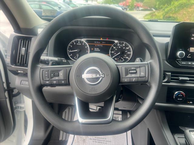 new 2025 Nissan Pathfinder car, priced at $36,983