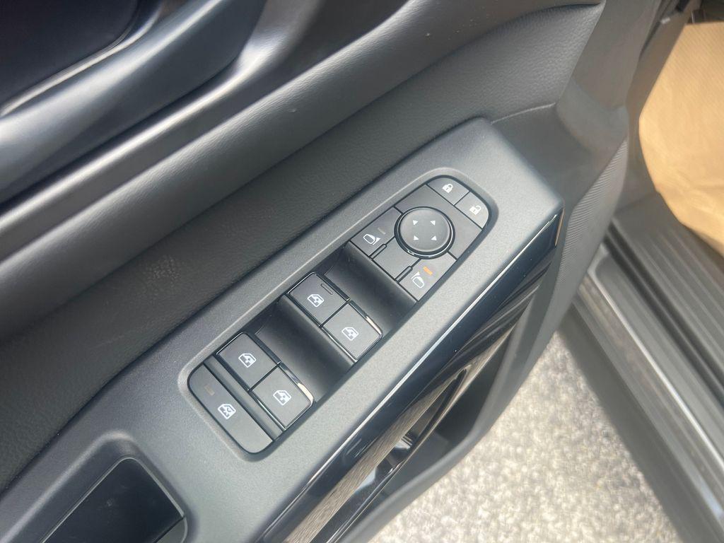 new 2025 Nissan Pathfinder car, priced at $34,168