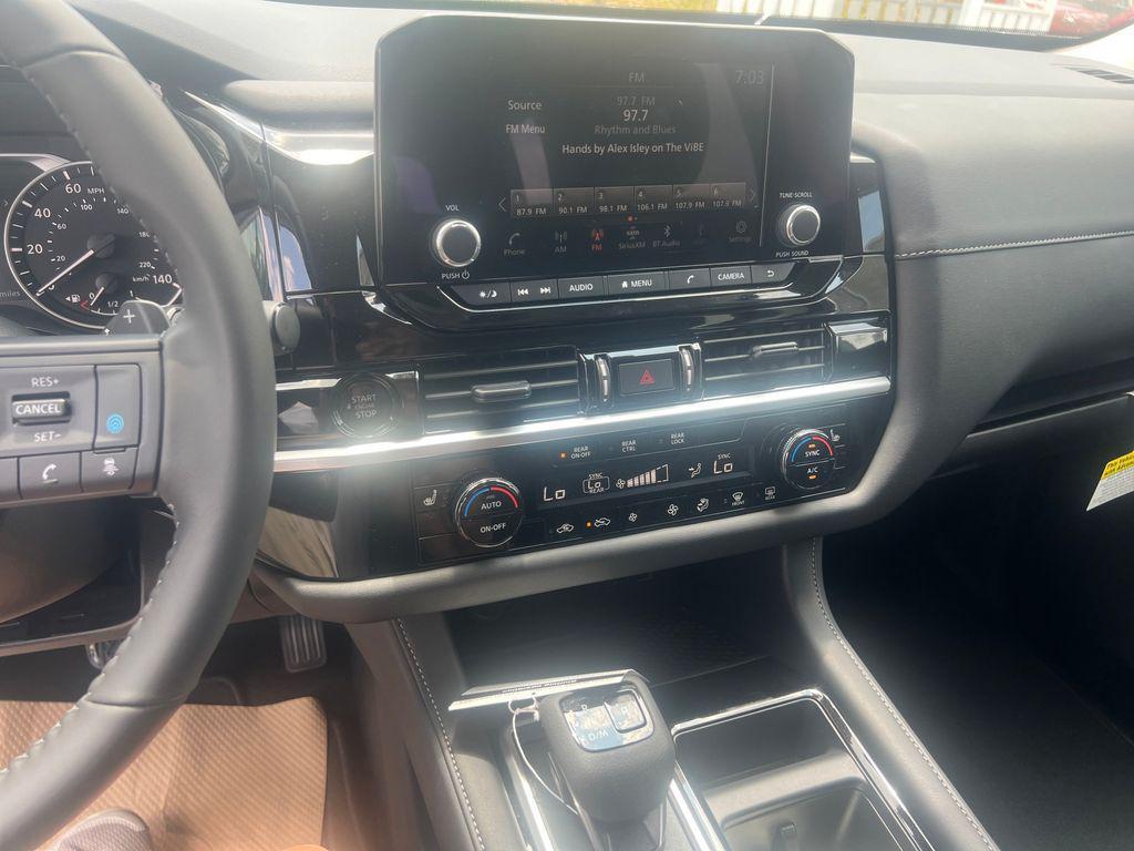 new 2025 Nissan Pathfinder car, priced at $34,168