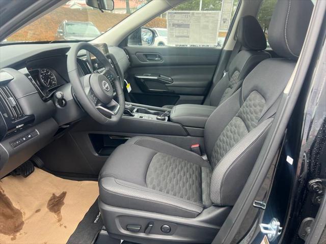 new 2025 Nissan Pathfinder car, priced at $41,987