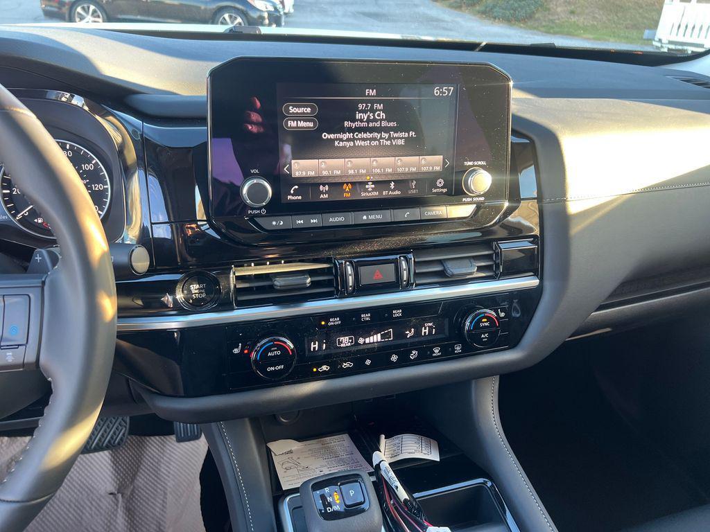 new 2025 Nissan Pathfinder car, priced at $36,879