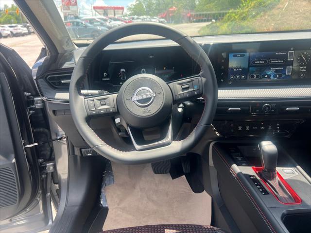 new 2025 Nissan Kicks car, priced at $29,318