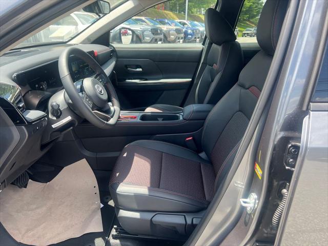 new 2025 Nissan Kicks car, priced at $29,318