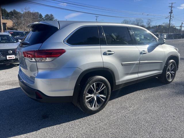 used 2019 Toyota Highlander car, priced at $28,314