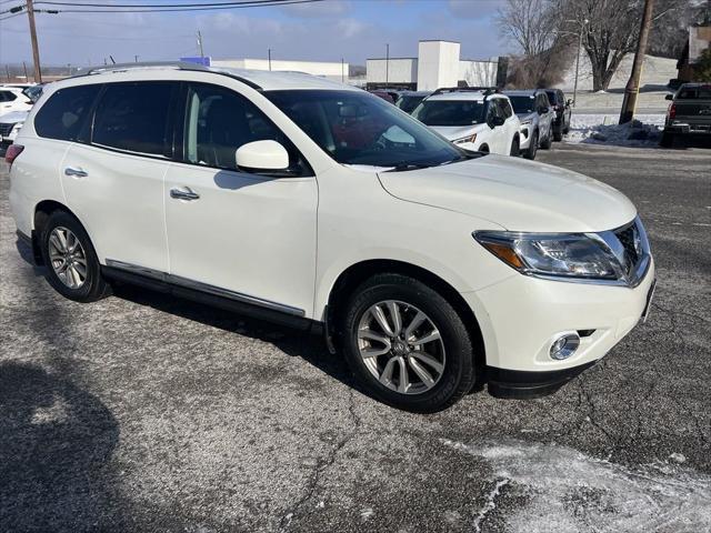 used 2015 Nissan Pathfinder car, priced at $9,995