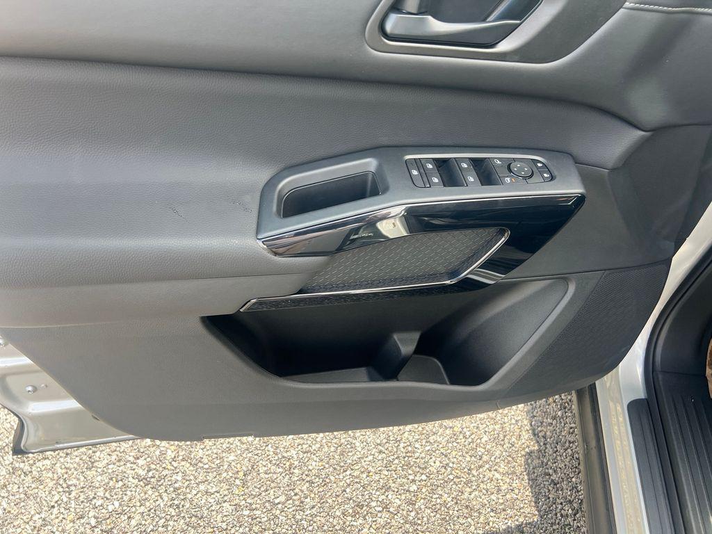 new 2025 Nissan Pathfinder car, priced at $30,904